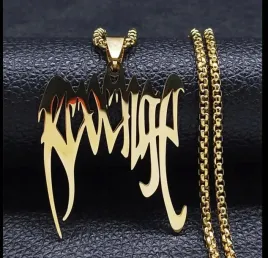 naszyjnik-wisiorek-revenge-zloty-napis-prezent-streetwear