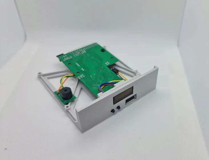gotek-atari-st-ramka-oled-glosniczek