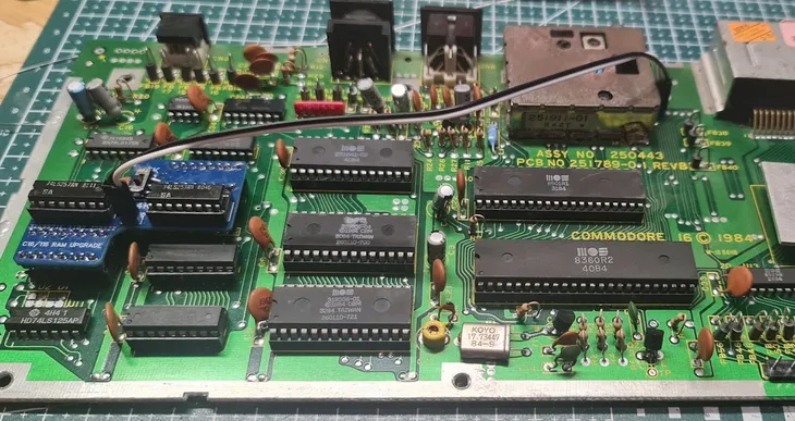 commodore-c16-ram-64k-upgrade-stan-nowy-marka-bez-marki