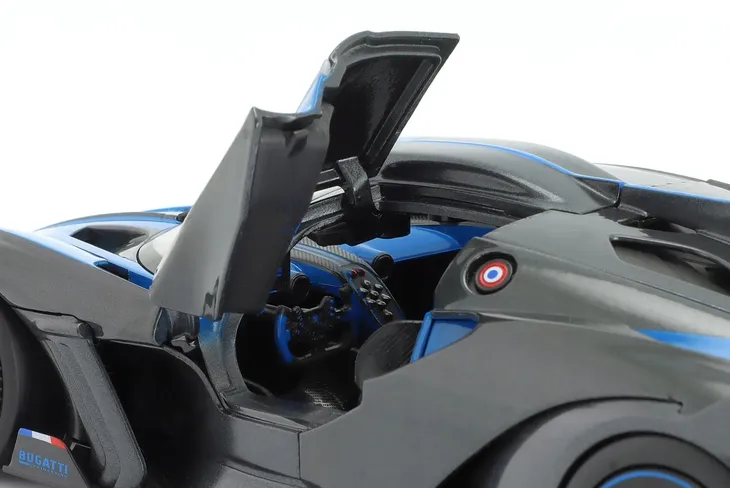 bugatti-bolide-metallic-black-blue-1-18-bburago-kod-producenta-11047