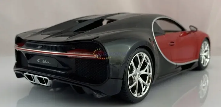 bugatti-chiron-black-red-1-18-bburago-marka-bburago-stan-nowy