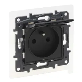 legrand-gniazdo-zasilajace-pojedyncze-z-uziemieniem-ip44-czarny-niloe-step