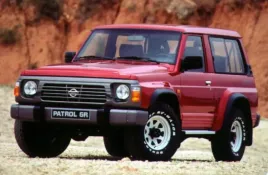 nissan-patrol-k160-gr-kierunkowskaz-lewy-przod-1987-1996-austria