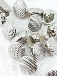 guziki-plastikowe-srebrne-10mm-na-stopce-lekkie-ozdobne-jak-metalowe-5szt
