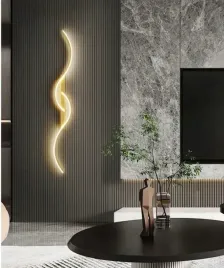 lampa-liniowa-scienna-led-kinkiet-zlota-dimmer-nowoczesna-do-salonu-flame