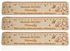 drewniana-linijka-z-dowolnym-grawerem-pasowanie-na-ucznia-20-cm