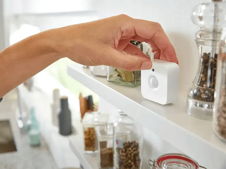 czujnik-ruchu-philips-hue-motion-sensor-bluetooth-zigbee-waga-z-opakowaniem-0-15-kg