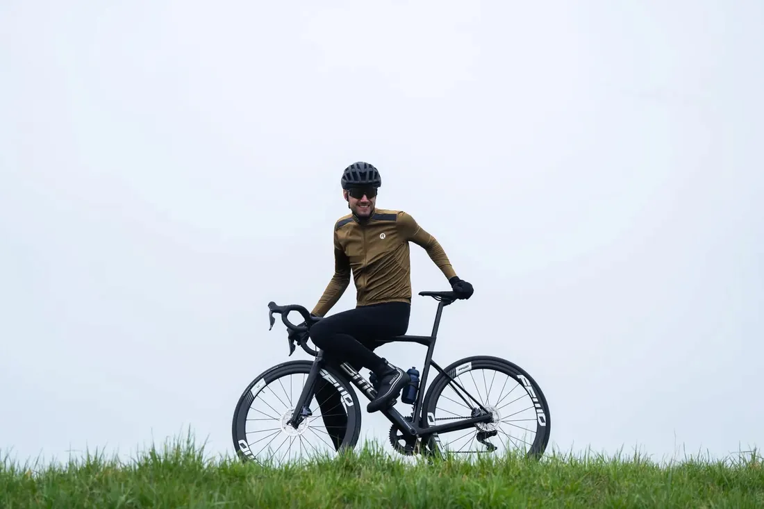rogelli-mono-meska-bluza-rowerowa-softshell-stan-nowy