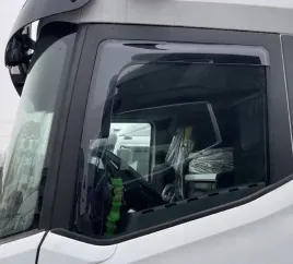 owiewki-na-szyby-boczne-mb-antos-arocs-actros-mp4-mp5