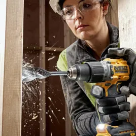 zestaw-elektonarzedzi-dewalt-dck2026p2t-qw-2x5ah-dcd805-dcg405-walizka