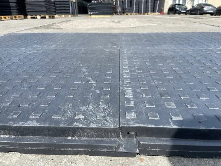 Płyta drogowa 4,4 x 81 x 120cm na tymczasowe drogi, ścieżki, place budowy parkingi