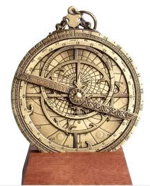 astrolabium-europejskie-mosiadz-renesans-figurka