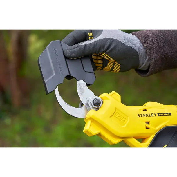sekator-akumulatorowy-do-galezi-18v-stanley-sfmcpp32b-v20-body-stan-nowy-pojemnosc-silnika-0-cm
