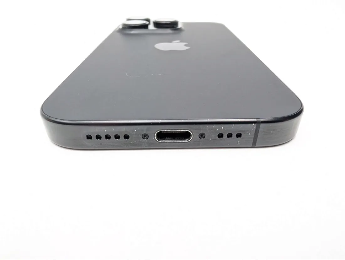apple-iphone-16-pro-128gb-tytan-czarny-model-telefonu-iphone-16-pro