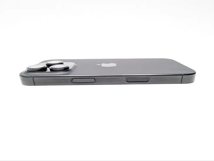 apple-iphone-16-pro-128gb-tytan-czarny-rozdzielczosc-nagrywanych-filmow-4k-1080p-fullhd-720p-hd