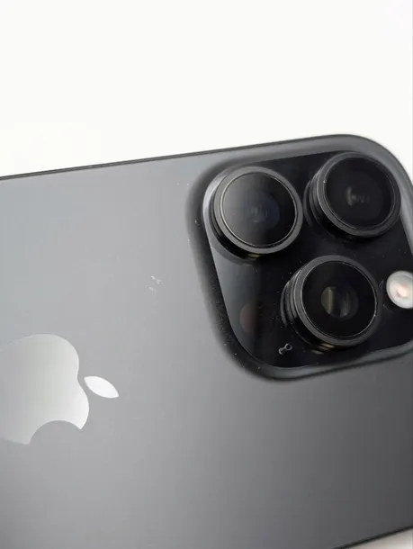 apple-iphone-16-pro-128gb-tytan-czarny-material-metal-szklo