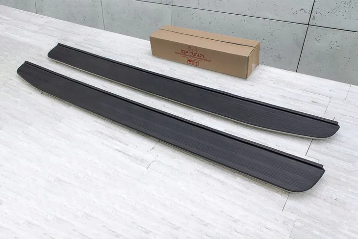 range-rover-iv-l405-2012-2021-stopnie-boczne-progi-samochodowe-sruby-kolor-czarny