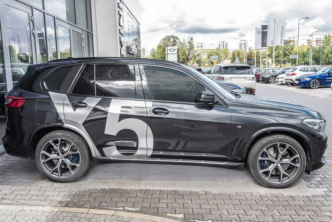 bmw-x5-g05-2018-stopnie-boczne-progi-samochodowe-sruby