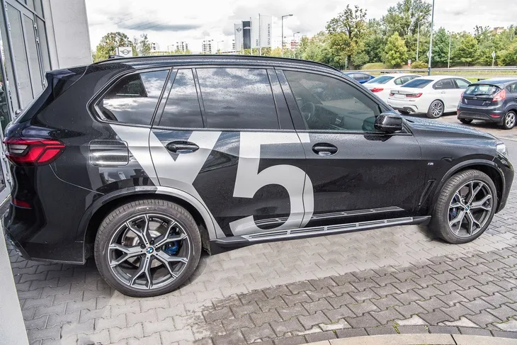 bmw-x5-g05-2018-stopnie-boczne-progi-samochodowe-sruby-producent-czesci-venus-ltd