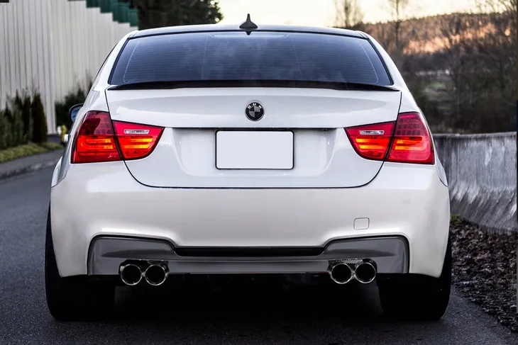 bmw-seria-3-e90-e91-e92-e93-2004-2012-kamera-cofania-dynamiczne-linie-stan-nowy
