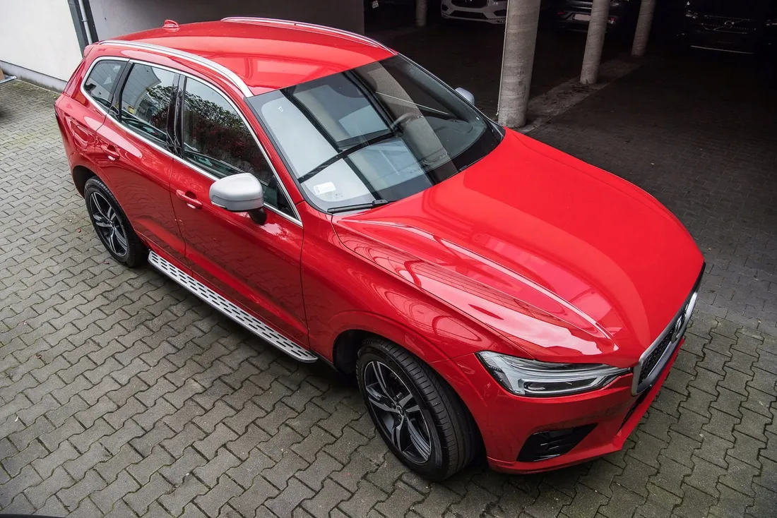 volvo-xc60-ii-2017-stopnie-boczne-progi-samochodowe-sruby