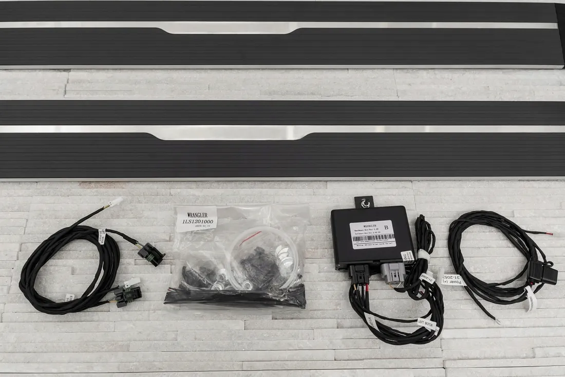 jeep-wrangler-jl-2018-2d-progi-elektryczne-sruby