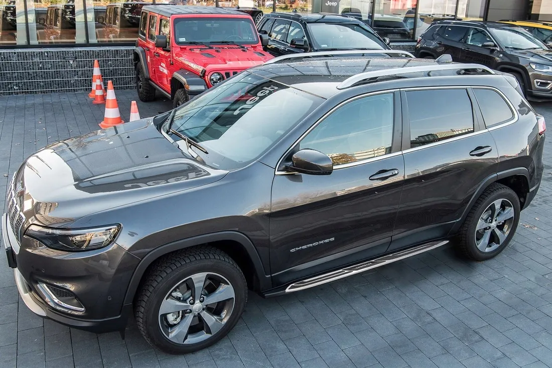 jeep-cherokee-v-kl-2014-2018-stopnie-boczne-progi-sruby