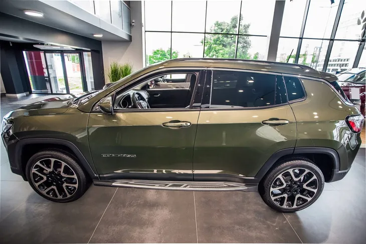 jeep-compass-ii-mp-2017-stopnie-boczne-progi-samochodowe-sruby-stan-nowy-producent-czesci-venus-ltd