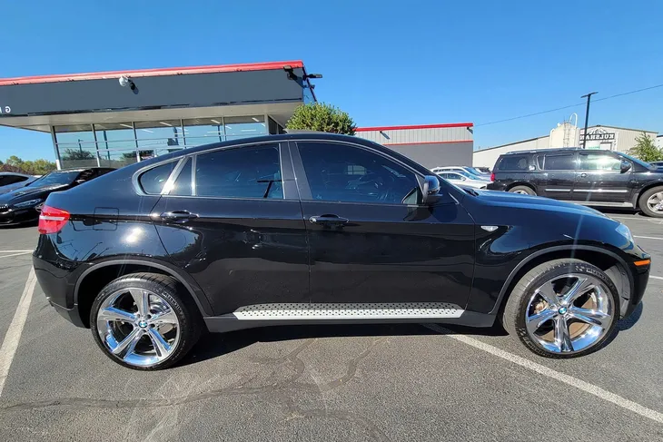 bmw-x6-e71-e72-2007-2014-stopnie-boczne-progi-samochodowe-sruby-stan-nowy-producent-czesci-venus-ltd