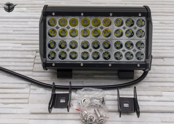 oswietlenie-samochodowe-36led-108w-zrodlo-swiatla-led