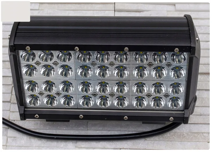 oswietlenie-samochodowe-36led-108w-zrodlo-swiatla-led-numer-katalogowy-czesci-2000000038292