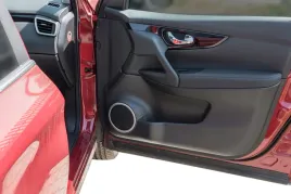 nissan-qashqai-ii-14-21-ozdobne-obwodki-glosnikow
