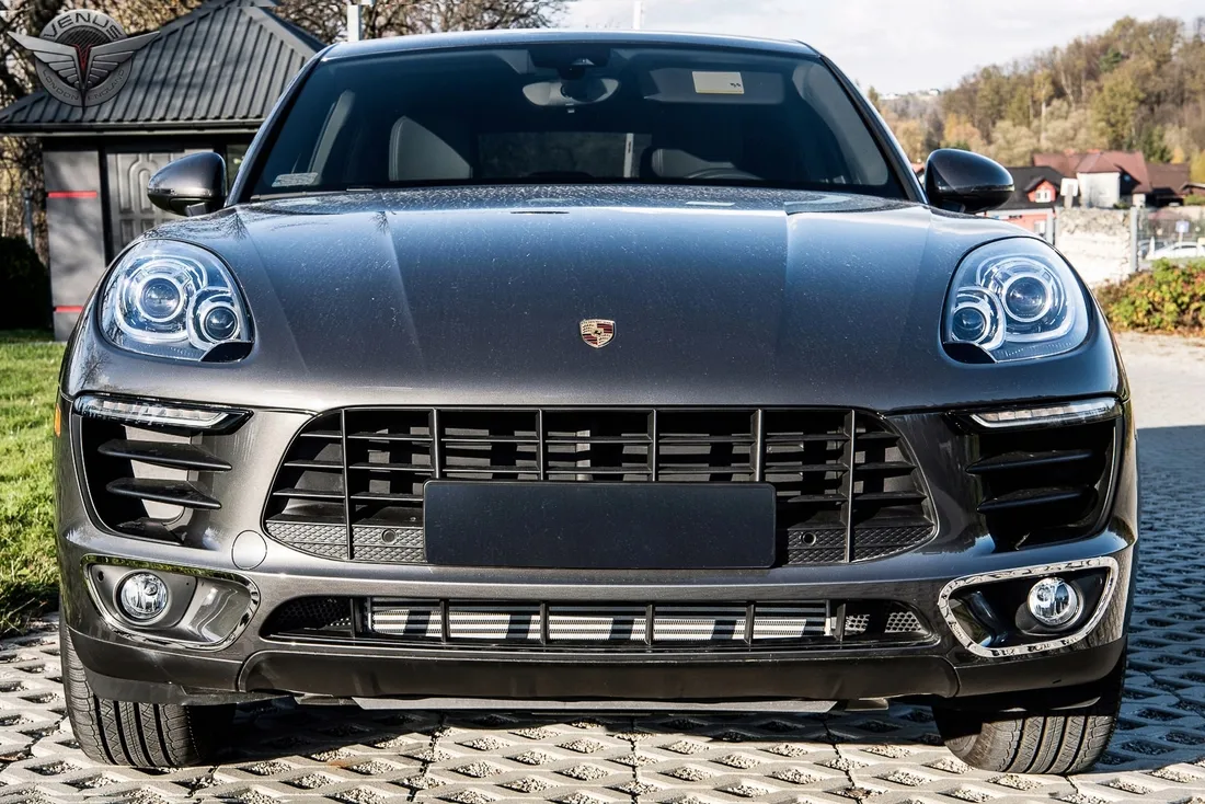 ozdobne-listwy-halogenow-przednich-porsche-macan