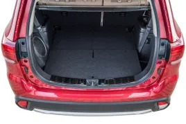 mitsubishi-outlander-19-22-listwa-progu-bagaznika