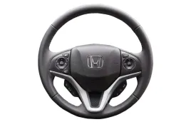 honda-hr-v-15-element-stylizacyjny-na-kierownice