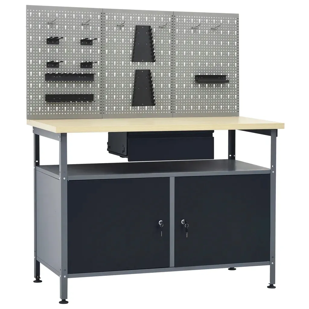 stol-roboczy-z-trzema-panelami-sciennymi