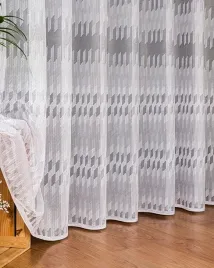 firana-zakardowa-biala-z-geometrycznym-wzorem-280-cm-na-metry-do-salonu
