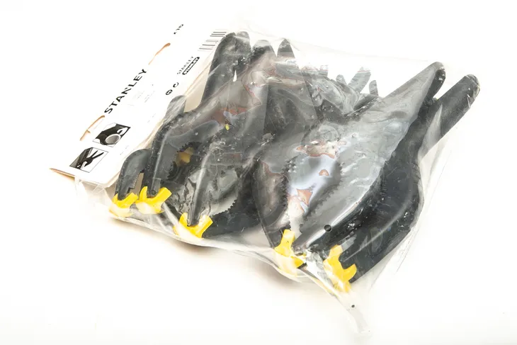 zestaw-zaciskow-16szt-marka-stanley-waga-z-opakowaniem-0-15-kg