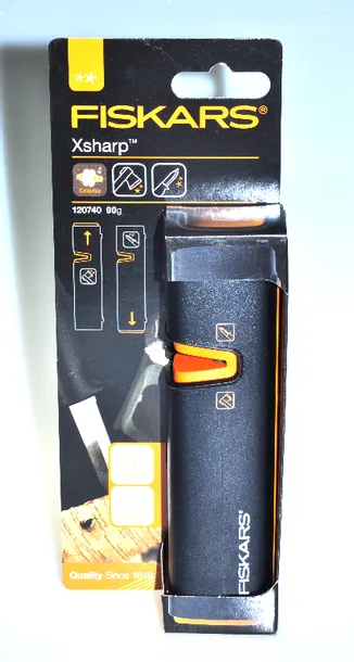 ostrzalka-do-siekier-i-nozy-xsharp-fiskars