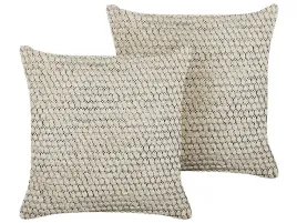 zestaw-2-poduszek-dekoracyjnych-howea-bawelna-45-x-45-cm-bezowy-wzor-geo