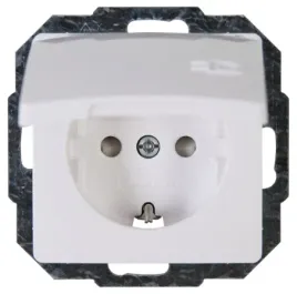 gniazdko-elektryczne-z-klapka-podtynkowe-scienne-kopp-paris-920802069-bialy