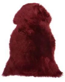 skora-owcza-uluru-burgundowy-65-x-110-cm