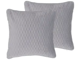 zestaw-2-poduszek-dekoracyjnych-motari-welur-45-x-45-cm-szary-wzor-geometr