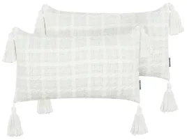 zestaw-2-poduszek-dekoracyjnych-douris-30-x-60-cm-jasnobezowy-w-kratke