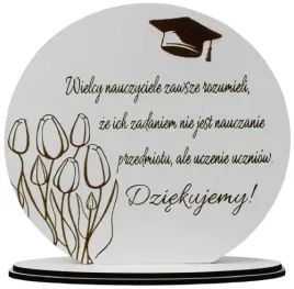 dzien-nauczyciela-prezent-statuetka-biala-z-grawerem-dla-nauczyciela
