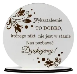 dzien-nauczyciela-prezent-statuetka-biala-z-grawerem-dla-nauczyciela