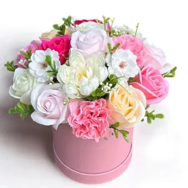 flowerbox-z-kwiatami-mydlanymi-prezent-upominek-flower-box-roze-mydlane