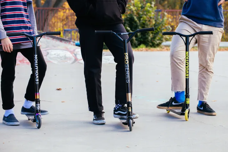 hulajnoga-stunt-raven-evolution-slick-color-hamulec-nozny