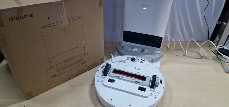 robot-sprzatajacy-dreame-d10-plus-kolor-dominujacy-bialy