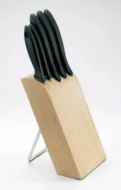 zestaw-5-nozy-w-bloku-1023782
